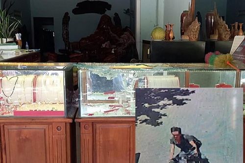 Tin nóng 13/8: Cướp tiệm vàng ở Quảng Nam, đến nhà trưởng công an ở Đà Nẵng đầu thú
