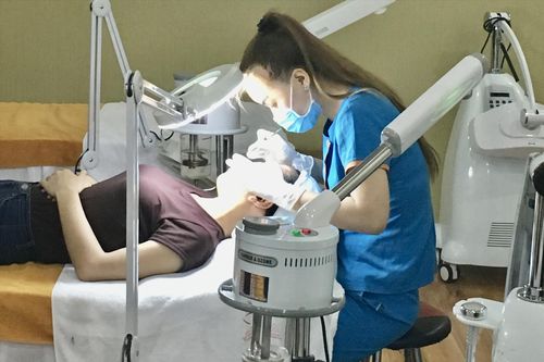 'Đỏ mắt' săn thuốc điều trị răng