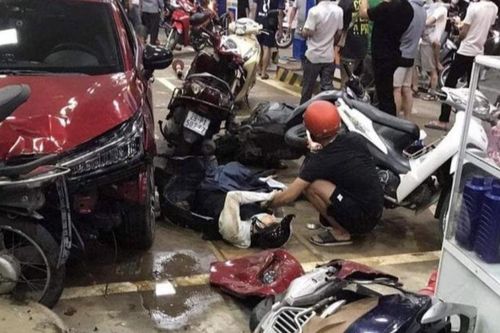 Tài xế có biểu hiện say rượu, lao ô tô lao vào cây xăng làm 6 người bị thương