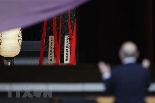 Thành viên đầu tiên trong Nội các mới của Nhật Bản viếng đền Yasukuni