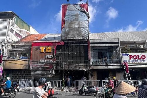 An Giang: Cháy lớn lúc nửa đêm thiêu rụi tiệm bánh Pizza và mì cay, thiệt hại khoảng 1 tỷ đồng