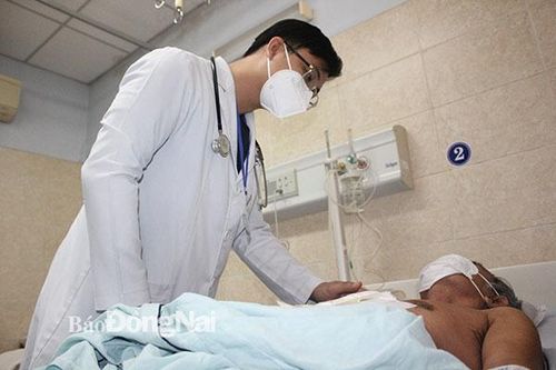 Lần đầu thực hiện thành công đặt stent graff điều trị phình động mạch chủ ngực