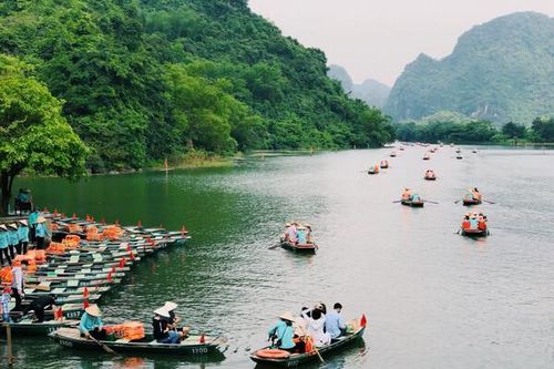 Tháo gỡ 'điểm nghẽn' để phục hồi và phát triển du lịch bền vững
