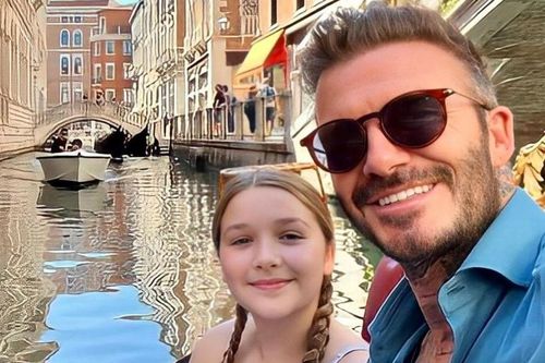 Harper Beckham lái môtô nước ở tuổi 11