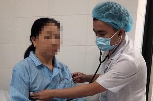 Hội chẩn từ xa để điều trị 3 trường hợp bị sốt 'bờ bụi'