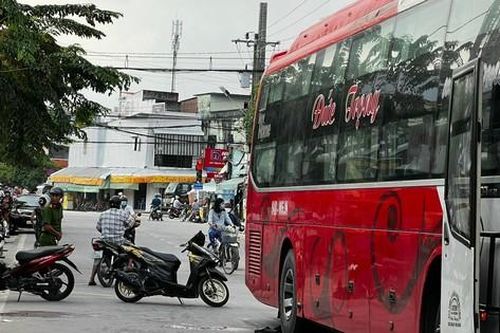 Nguyên Trưởng phòng Cảnh sát môi trường tử vong sau va chạm xe khách