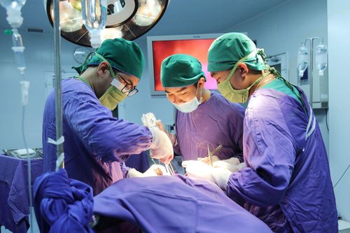 Người đàn ông 42 tuổi phát hiện bệnh lý hiếm gặp sau những cơn ho