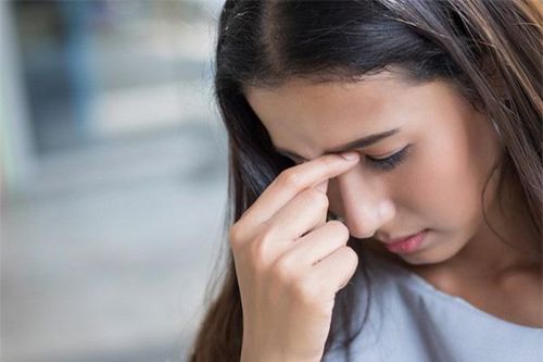 Tôi vẫn đều đặn gửi 20 triệu mỗi tháng cho chị gái chăm mẹ, không ngờ sự thật đắng chát
