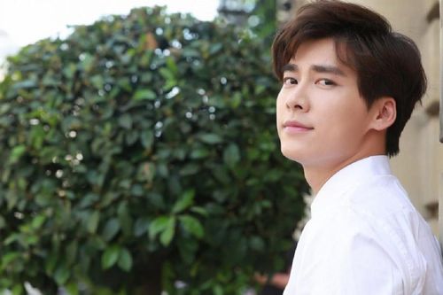 Lý Dịch Phong chứng tỏ danh xưng đỉnh lưu nhờ hoạt động này
