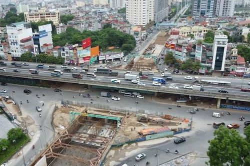 Hầm chui Lê Văn Lương - Tố Hữu và Cầu vòm sắt vượt hồ Linh Đàm gấp rút hoàn thiện