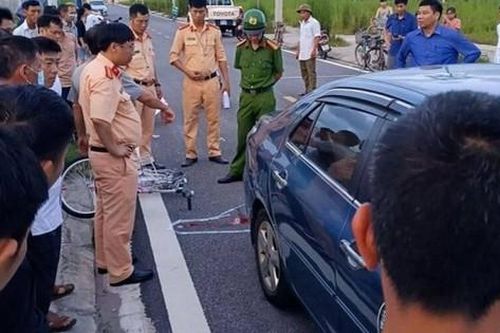Công an làm việc với nhiều người liên quan vụ xe tập lái tông tử vong bé 3 tuổi