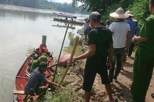 Tìm thấy thi thể nam sinh bị lũ cuốn trôi khi đi qua đập tràn thôn Dạ