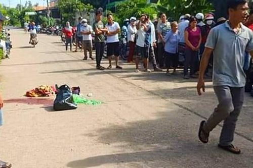 Người đàn ông dùng cây gỗ đánh nhân viên y tế tử vong