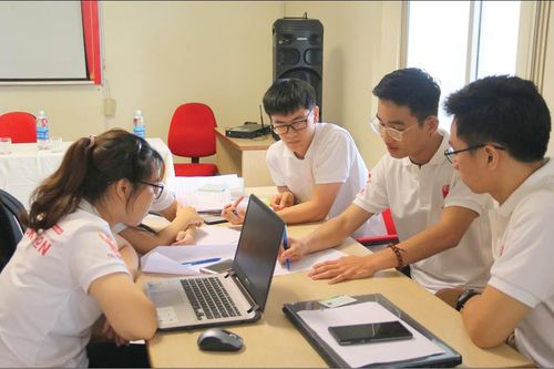 'Tăng tốc' khởi nghiệp cho sinh viên