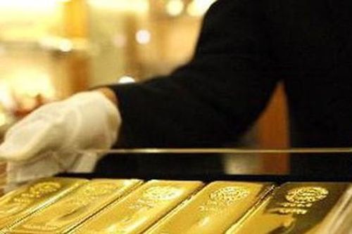 Giá vàng thế giới thủng mốc 1.800 USD/ounce, trong nước giảm nhẹ