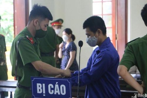 Án mạng sau cây keo rừng