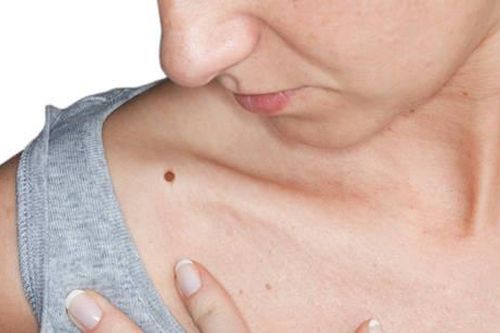 Bác sĩ Anh cảnh báo biến đổi khí hậu khiến người mắc ung thư da tăng đột biến