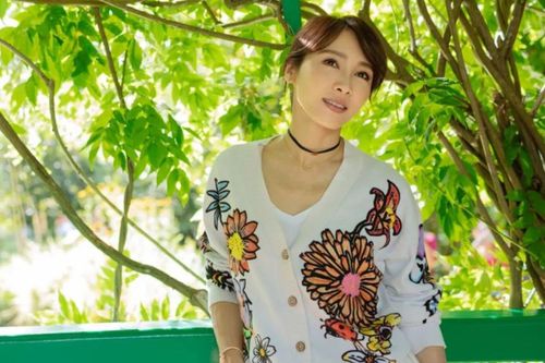 'Học ké' bí quyết trẻ đẹp của tượng đài nhan sắc TVB Lê Tư