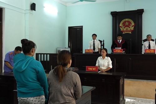 Con dâu rủ mẹ chồng đi đánh ghen