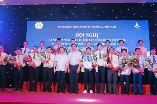 Công đoàn Vinataba: Biểu dương 74 lao động giỏi, lao động sáng tạo năm 2021