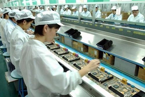 Lao động Việt Nam làm việc tại Đài Loan được tăng lương cơ bản