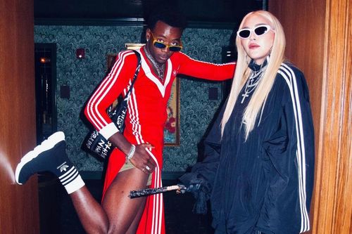 Con trai Madonna ưa mặc váy