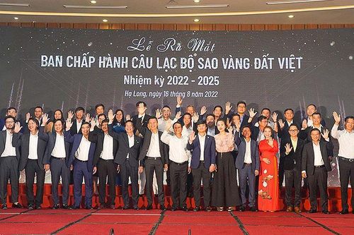 Ra mắt Ban Chấp hành Câu lạc bộ 'Sao Vàng đất Việt'