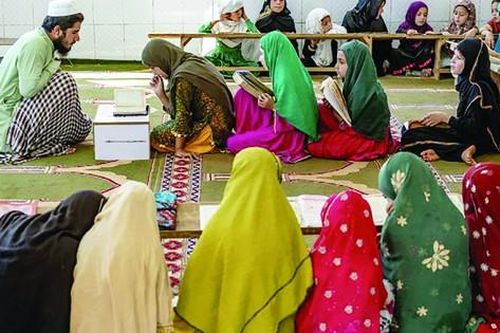 Một năm Taliban trở lại nắm quyền Afghanistan: Nội bộ chia rẽ, đói nghèo cùng cực
