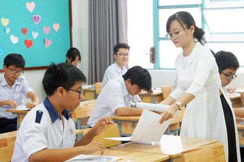 Tâm thế chủ động triển khai đánh giá học sinh lớp 10 theo Chương trình mới