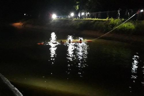 Quảng Ngãi: Tìm thấy thi thể của hai anh em ngã xuống kênh đuối nước
