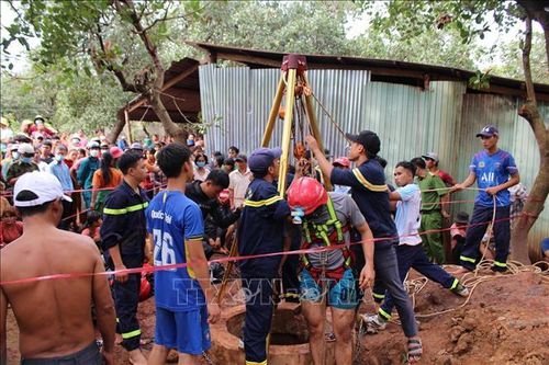 Hai thanh niên bị tử vong sau khi xuống giếng sâu gần 30m