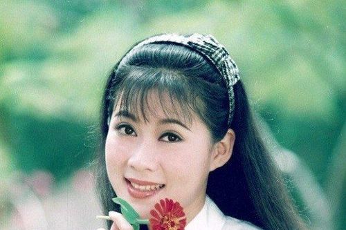 Giải mã sức hút của 'Nữ hoàng ảnh lịch' Diễm Hương