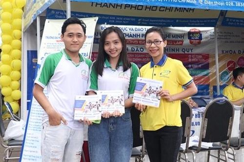 Học phí tăng, cần nhiều nguồn 'tiếp sức' tân sinh viên