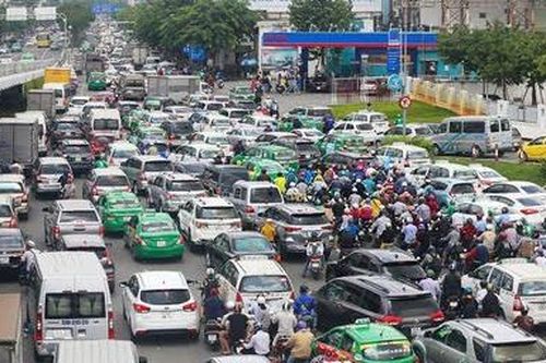 Tiếp tục đề xuất lập dự án thu phí ô tô vào trung tâm TPHCM
