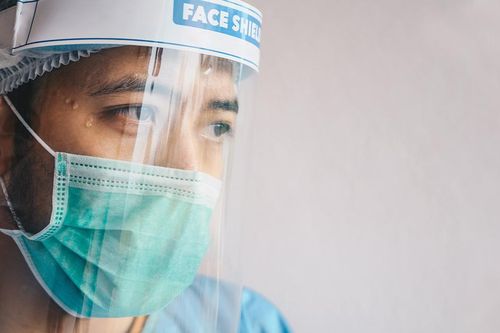 Tâm trạng của y bác sĩ khi chứng kiến đồng nghiệp bị bạo hành