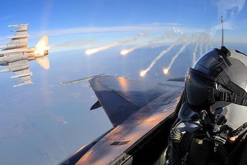 Thổ Nhĩ Kỳ bất ngờ không kích Syria