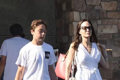 Con trai út của Angelina Jolie cao lớn ở tuổi 14