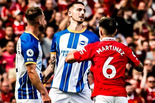 MU bị khoét vào điểm yếu thể hình của Martinez