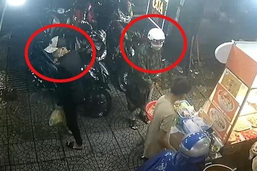 Hai thanh niên phối hợp trộm xe đạp điện ở TP.HCM