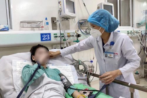 Nữ sinh ngộ độc rượu vượt qua nguy kịch, được xuất viện