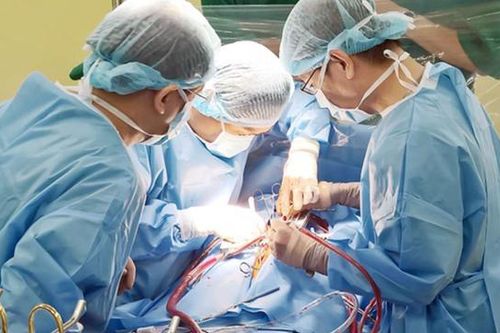 28.000 ống thuốc chống đông máu dùng trong mổ tim được nhập về Việt Nam