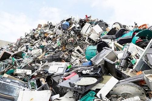 Tách vàng từ rác thải điện tử