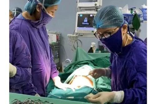 Cấp cứu và phẫu thuật thành công ca chửa ngoài tử cung ở đại tràng ngang