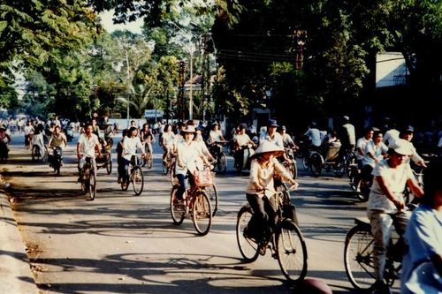 Ảnh độc: Bức tranh giao thông cực thú vị ở TP. HCM năm 1988