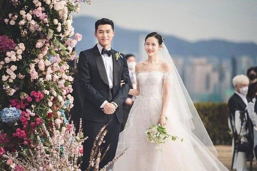 Hyun Bin lần đầu tiên chia sẻ về việc sắp lên chức bố