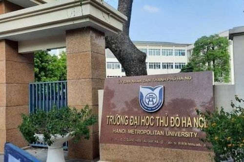 Tạm dừng công việc giảng dạy đối với giảng viên bị tố quấy rối nữ sinh