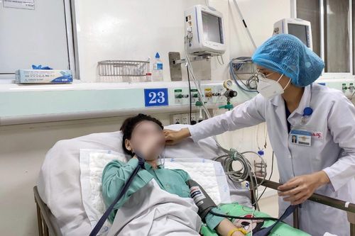 Vụ 8 sinh viên ngộ độc rượu: Bệnh nhân nặng nhất bị di chứng não