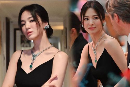 'Tóc mái rèm cửa' của Song Hye Kyo được lăng xê nhiệt tình để ăn gian tuổi trên thảm đỏ