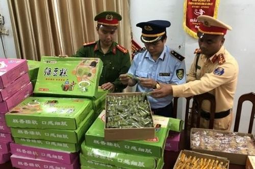 Thu giữ hơn 5.000 chiếc bánh trung thu không rõ nguồn gốc