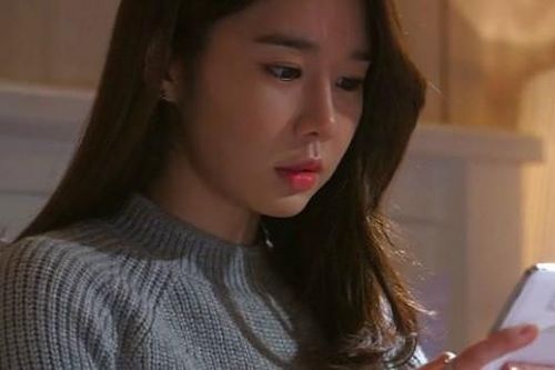 Chưa kịp vui mừng khi thấy chồng phất nhanh, lại sớm đau khổ khi biết sự thật chồng tình nguyện cặp bồ để có tiền ăn chơi